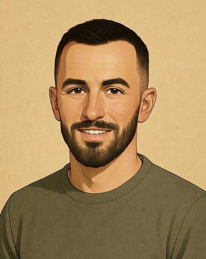 Portrait de Julien Pillet, organisateur du bal des pompiers d'Orléans qui témoigne de la collaboration entre les pompiers d'Orléans et Reveo